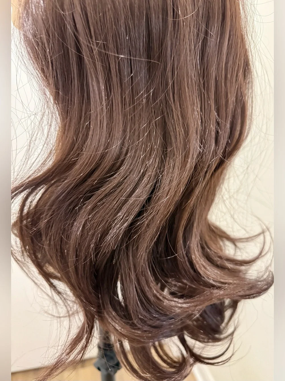 HAIR, 26” Wavy Center Part with Bangs with accessories, Brown
